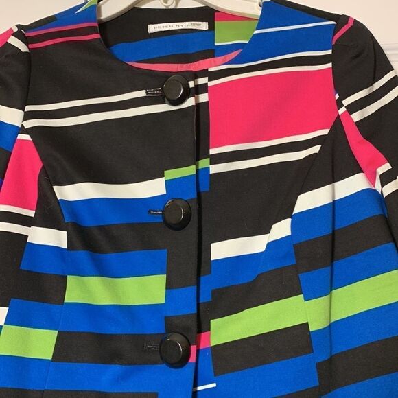 Peter Nygard multi color jacket with three large black buttons closure - Picture 3 of 10